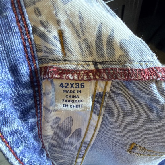 Tommy Bahama Mens Jeans Medium Wash Straight Leg Size 42x32 Stretch Tropical - Picture 3 of 8